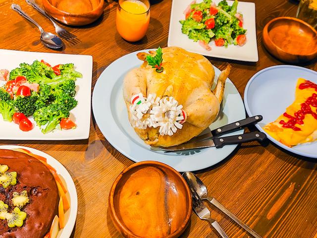 画像: 筆者撮影:1.5kgの丸鶏も余裕ありな、FLAT PLATE 30は取り分けるのに便利でした。