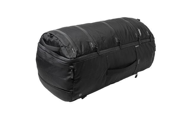 画像2: 「SEG42 One Bag」の容量は42L。トラベルにぴったりな整理整頓パック
