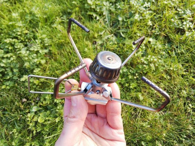 画像: 収納時はコンパクトなのにゴトクを広げると直径10.6cmに! (筆者撮影)