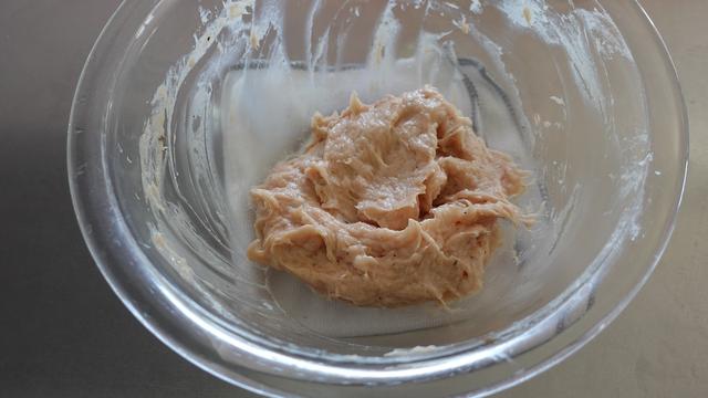 画像: 筆者撮影:粘りが出るまでしっかり練るとプリプリ食感に!