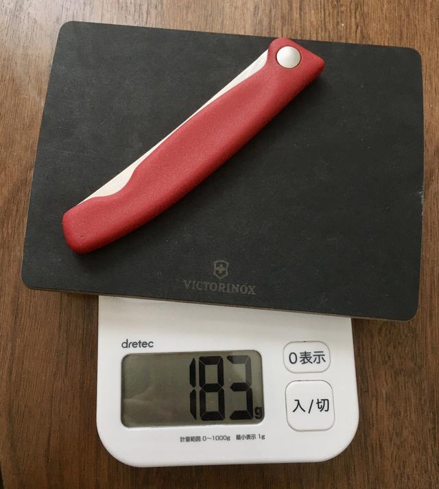 画像: 筆者撮影 ナイフとセットでの販売もされているボードと合わせても183g(公式表記は186g)