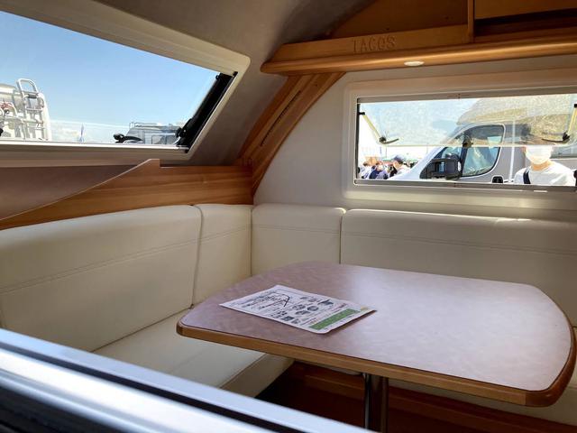 画像: <牽引免許不要>タコスMiMie300トレーラー の車内