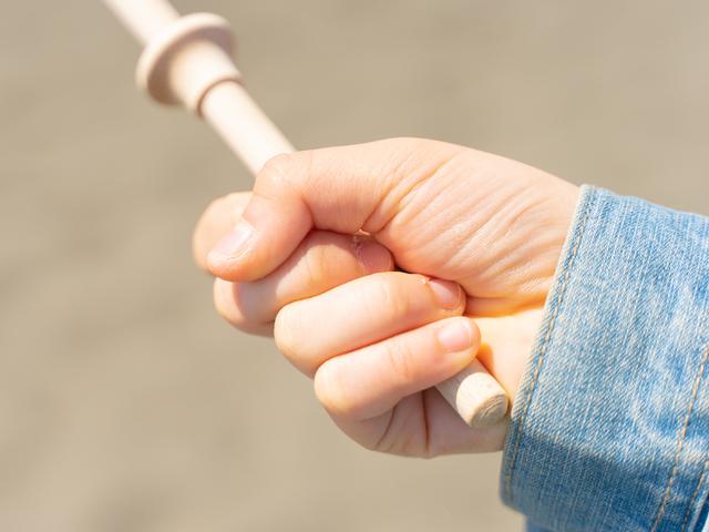 画像: 12mmのブナ材なので、強く打ち付けたりすると折れてしまうかも。。。