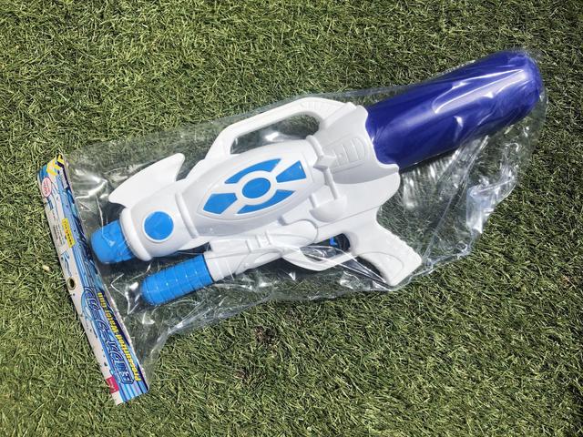画像: 筆者撮影 圧縮ウォーターガン 税込550円