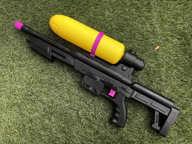 画像: 筆者撮影 ライフル型水鉄砲 550円(税込)