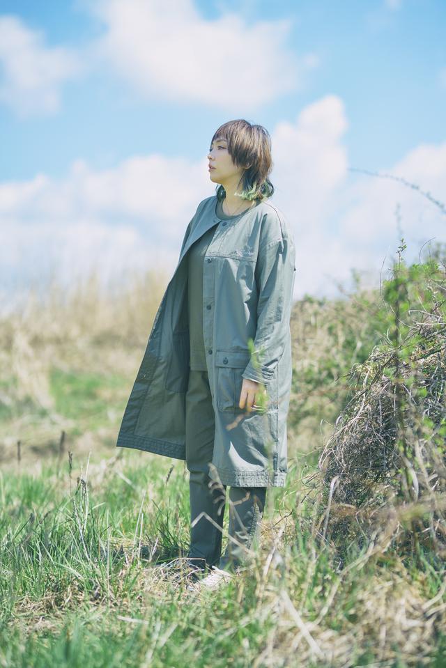 画像: Jacket: Straw Bay W Jacket ¥14,300 Tee: Tree Swallow W Ofz Short Sleeve ¥6,490 Pant: Mountain Bluebird W Pant ¥10,890 Shoes: Myleage Rain Waterproof ¥9,020