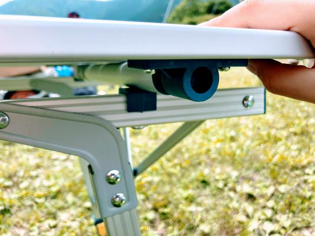 画像1: デカトロン QUECHUA (ケシュア)アルミ折りたたみテーブルは無段階調節可能だからどんな地面でもOK!ファミリーキャンプにオススメ