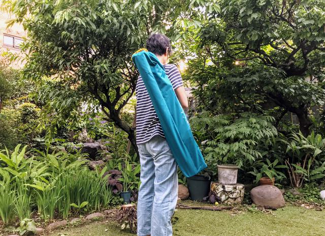 画像: 筆者撮影 軽いので片手で持ち上げられます。
