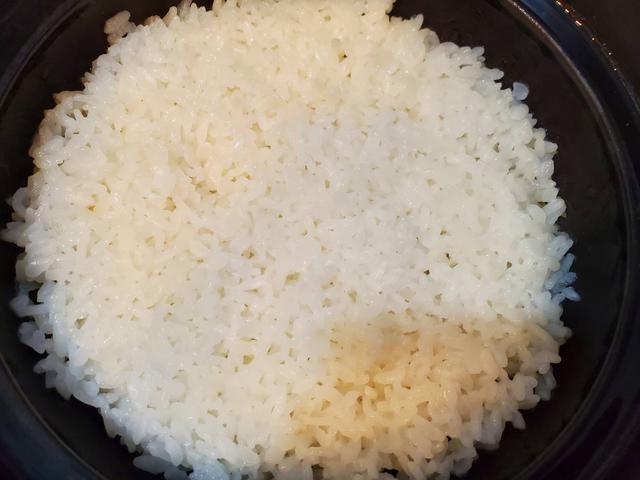 画像: 筆者撮影:土鍋で炊いた米