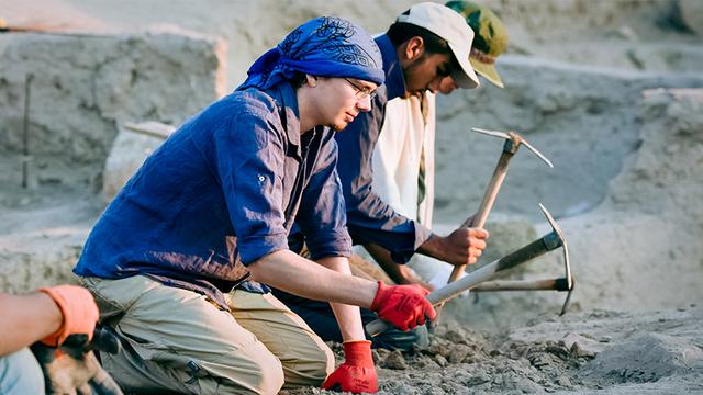画像: カマン・カレホユック遺跡では発掘作業は6〜9月に行われる。日中の気温は40℃を超えることもある