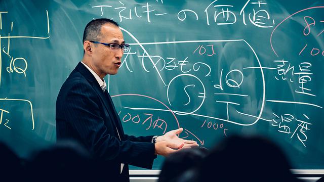 画像: 講義で熱力学を語る野村さん