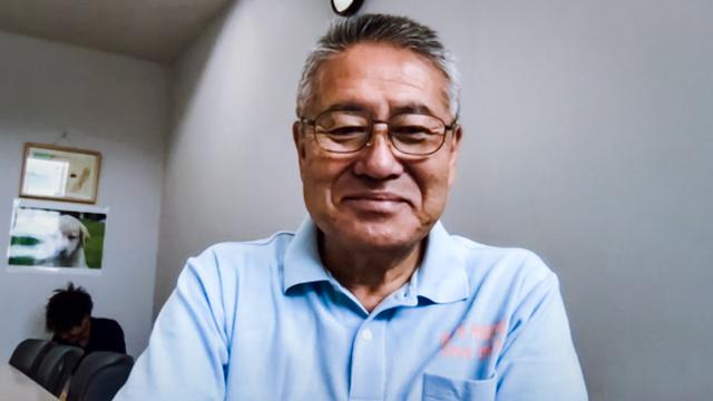 画像: アイメイト協会代表理事の塩屋隆男さん。「エゴが広がることを懸念している」と“コロナ後”の社会について語る