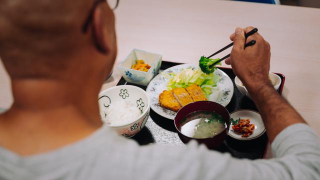 画像: 更生保護施設には専属の調理員がいて、1日3食提供される