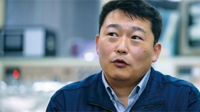 画像: 大阪産業技術研究所 生物・生活材料研究部の佐藤博文さん