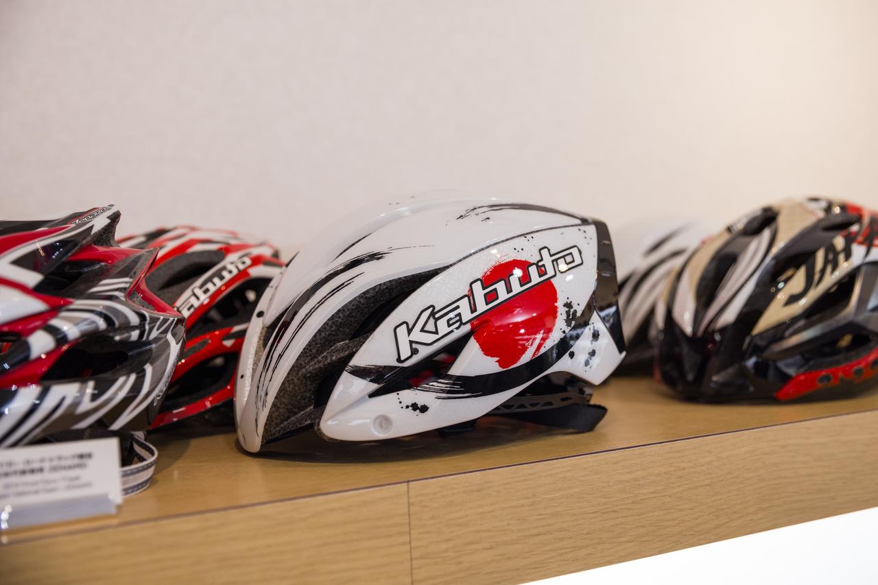 画像: 小原選手がナショナルチームに所属して初めて被ったヘルメット