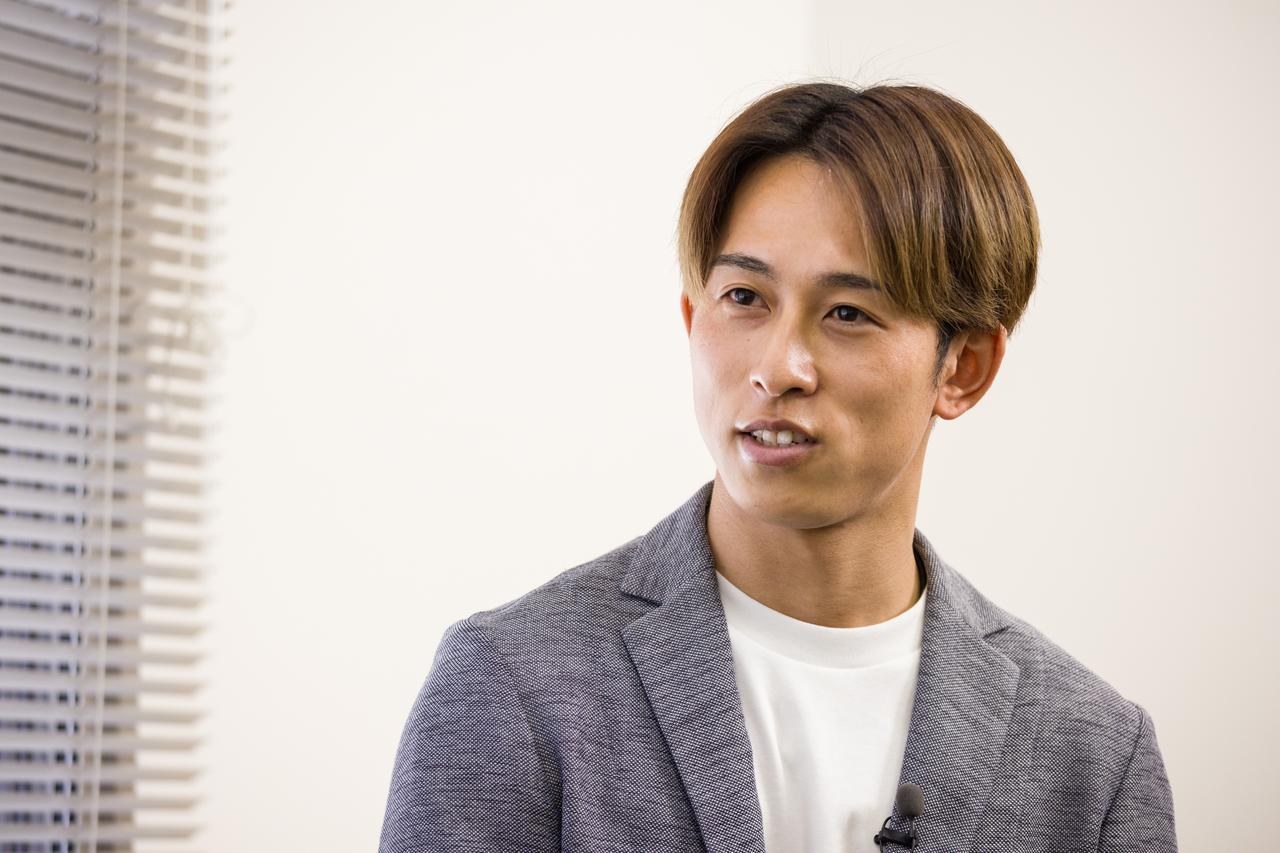 画像: 船曳教授のお話を興味深く聞く森下選手