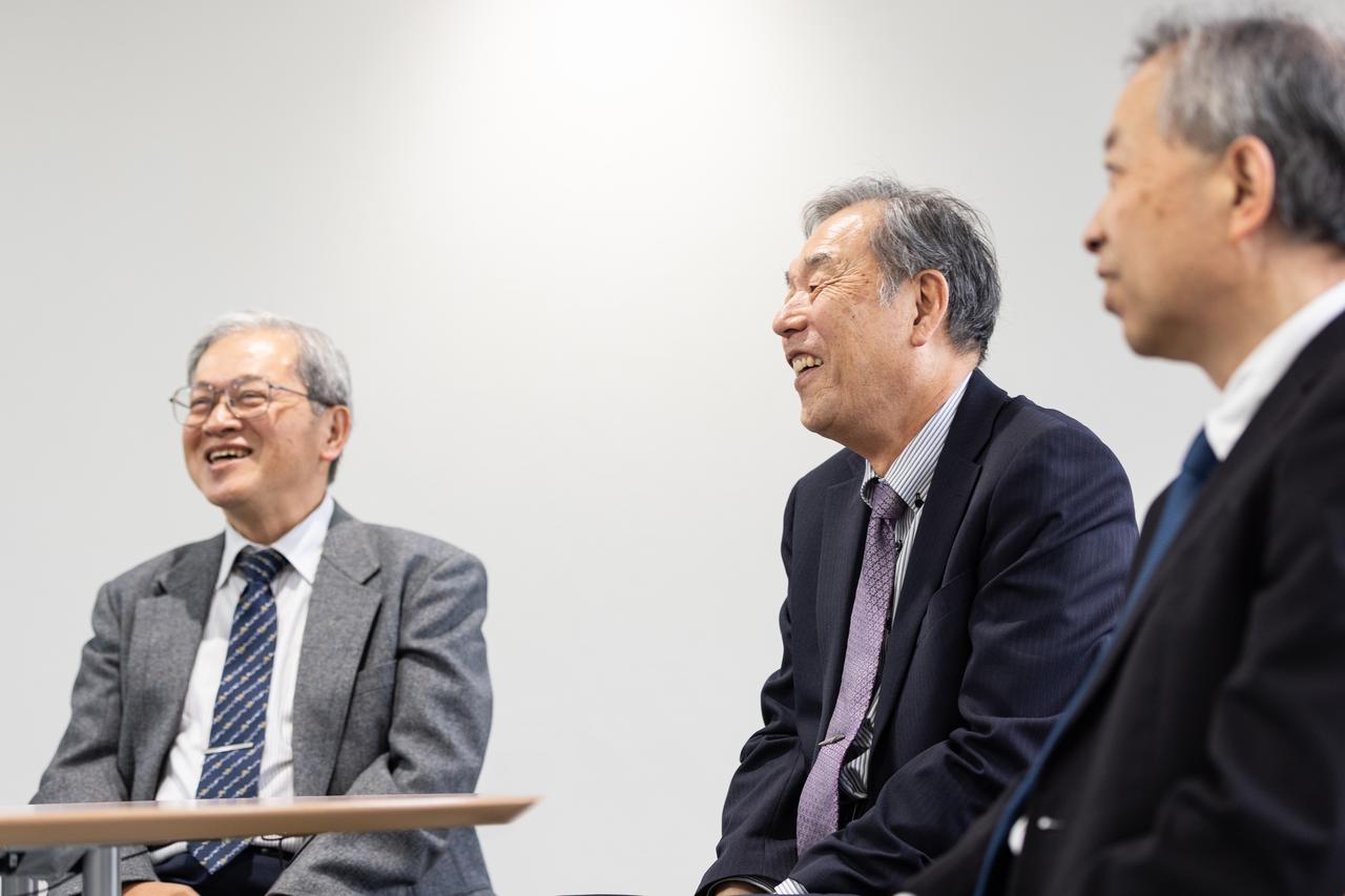 画像: 普段から交流があり、和気藹々と話していたお三方