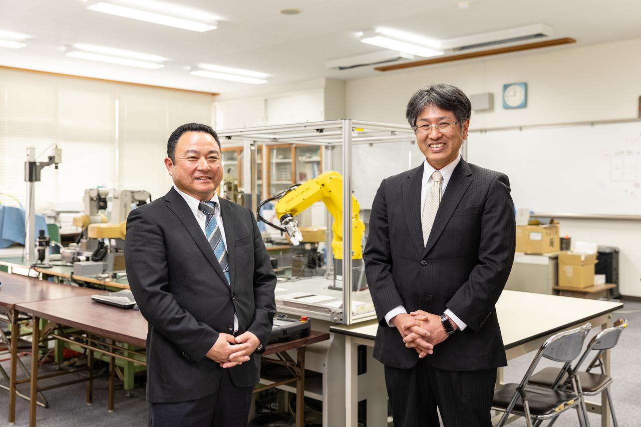 画像: 技術者をもっと増やしていけるよう、中学生にもアピールしていきたいと語るおふたり