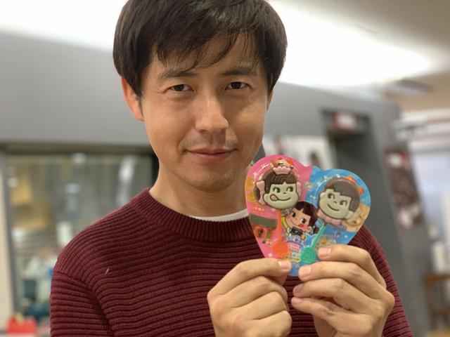 画像: ★何を持っても似合う(!?)のがお茶の間のアイドル。