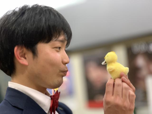 画像: ★きったんも対抗して、ひよこと戯れてみる。