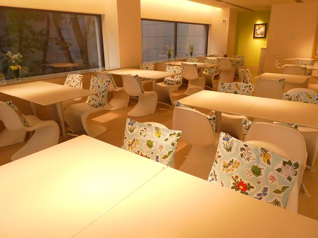 画像: 六花亭帯広本店 2階喫茶室