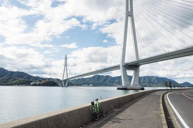 画像: ©Tetsuya Ito/Courtesy of DISCOVERLINK Setouchi 気軽にスポーツライドを楽しめるクロスバイク、本格ライドも可能なロードバイクがレンタル可能。こちらも宿泊者限定
