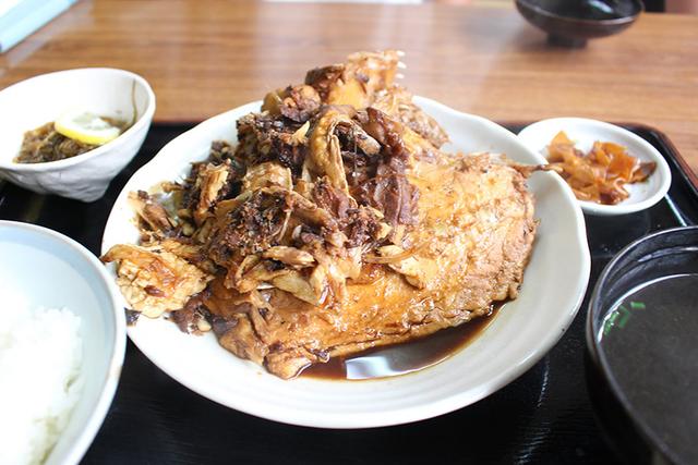 画像: ボリューム満点のアラ煮定食