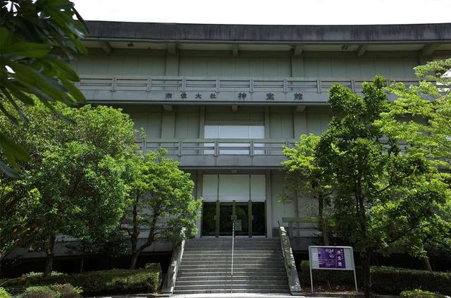 画像: 沖ノ島から出土した国宝約8万点を収蔵する「神宝館」