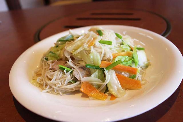 画像: 優しい味わいの島料理、油そうめん