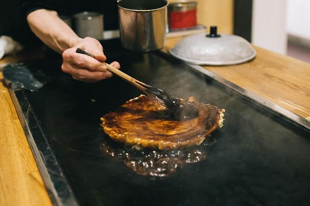 画像4: おかる:「お好み焼き」を本場・大阪で。遊び心溢れるマヨネーズアートは必見