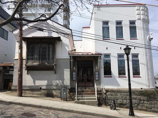 画像: SMALL TOWN HOSTEL Hakodate(スモールタウンホステル ハコダテ)が入居する複合商業施設「大三坂ビルジング」