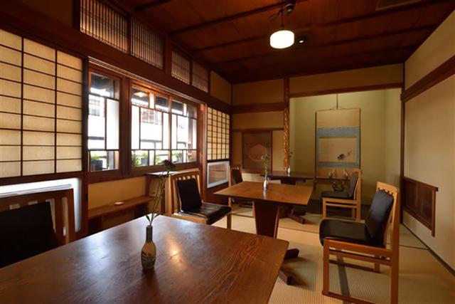 画像: 店内はすべて畳の個室(画像提供:他人吉)