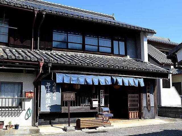 画像: 「うだつの町並み」のほぼ中心にある「茶里庵」の店構え