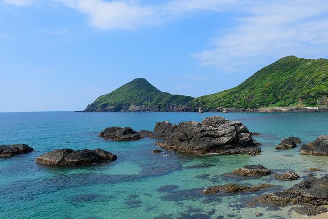 画像: 透明度の高い、美しい一湊の海