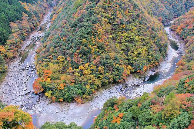 画像: 「ひ」の字に見える祖谷川