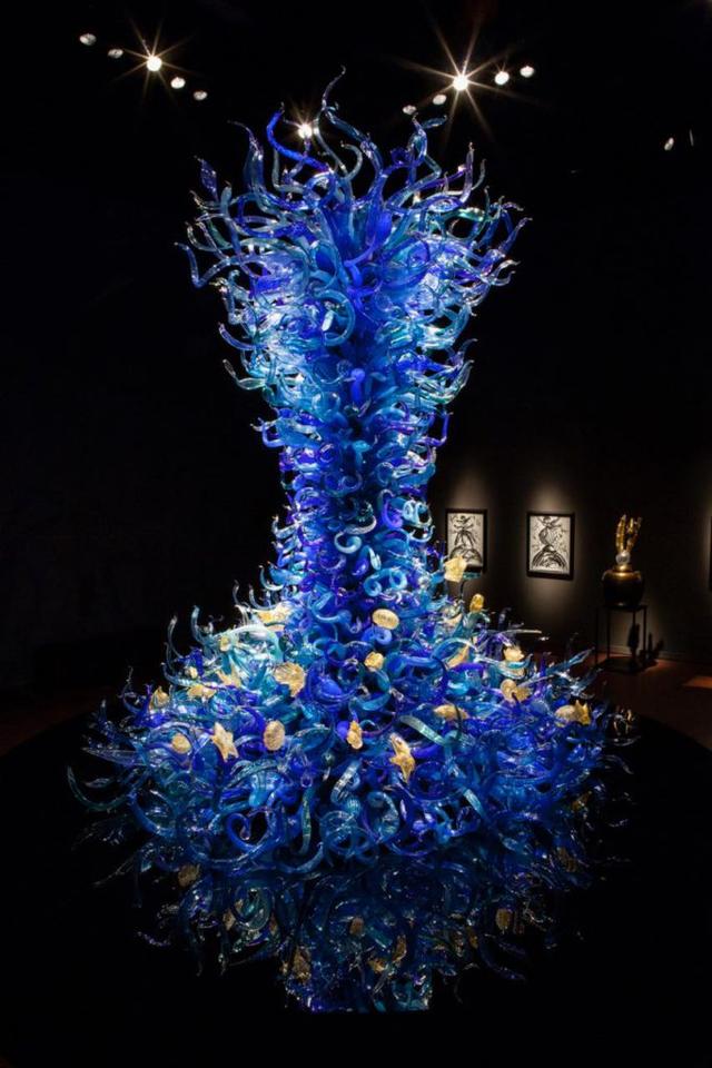 画像2: 神秘的な輝きを放つガラス工芸の作品群 © Chihuly Garden and Glass