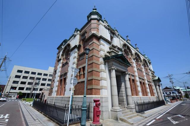 画像1: 旧唐津銀行本店 辰野金吾記念館:東京駅と同時期に竣工した、故郷の辰野式建築