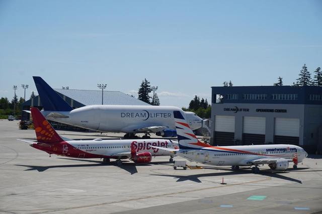 画像: 飛行機の部品を運ぶ専用機「ドリームリフター」は名古屋とエベレット工場も結ぶ