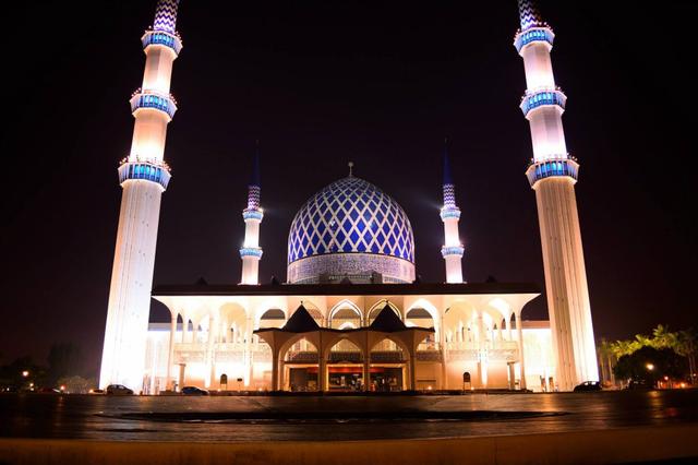 画像: The Sultan Salahuddin Abdul Aziz Shah Mosque(スルタン・サラフディン・アブドゥル・アジズ・シャー・モスク)