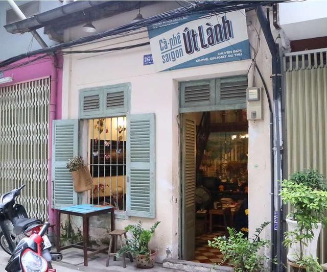 画像: レトロな雰囲気の店構え。隠れ家のようで好奇心をくすぐられる