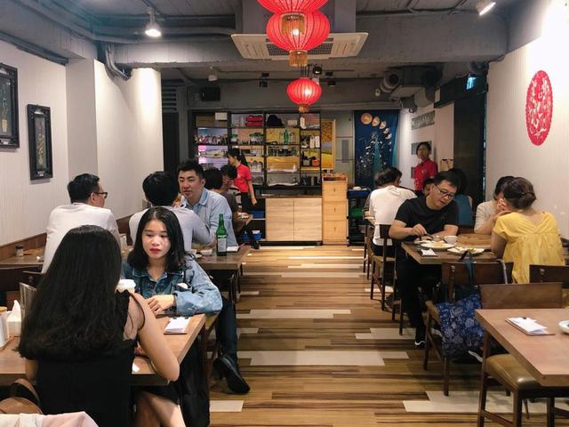 画像1: 台北ナンバーワンの“薄皮つゆだく” 「濟南鮮湯包」