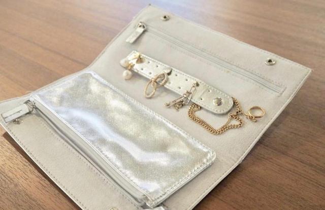 画像: アクセサリーケース:MICHAEL KORS(本人私物)