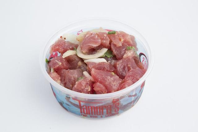 画像: 店ごとに味つけが微妙に違う、アヒ・ポケ(マグロのポケ)。