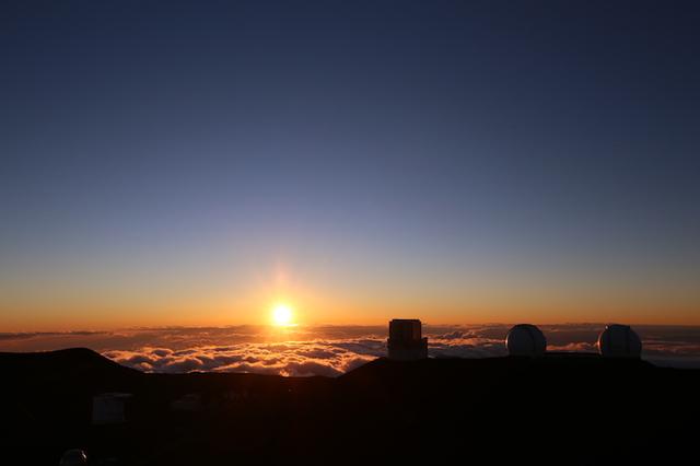 画像: 山頂からのサンセット 写真提供:マサシのネイチャースクール