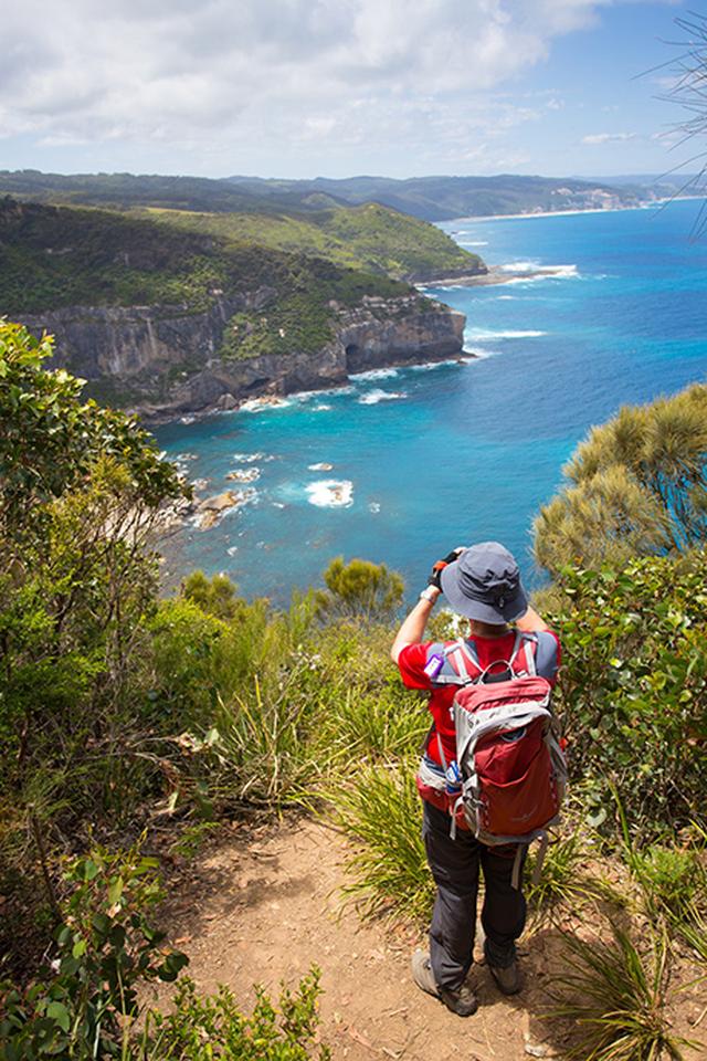 画像: 美しい海を眺めながらウォーキング © Australian Walking Company