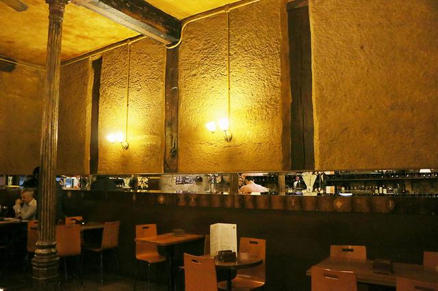 画像: 静かで居心地の良い店内