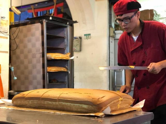画像2: 「現烤蛋糕」で台湾風ふわふわケーキをちぎり食べ
