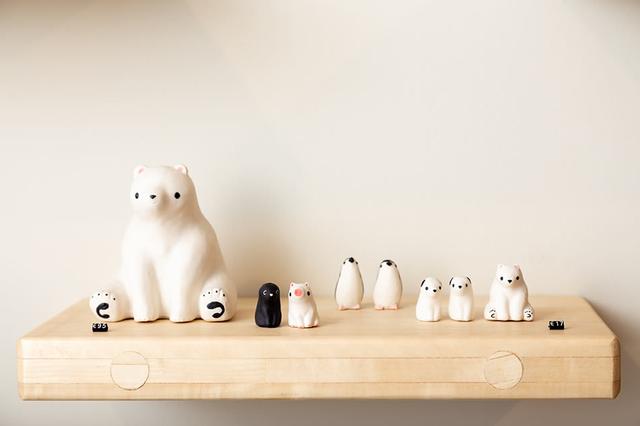 画像: 現地在住日本人彫刻家小山泰さんの動物たちは、ショップでも永く愛されるアイテム