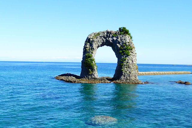 画像: 13:30 鍋釣岩(なべつる岩)