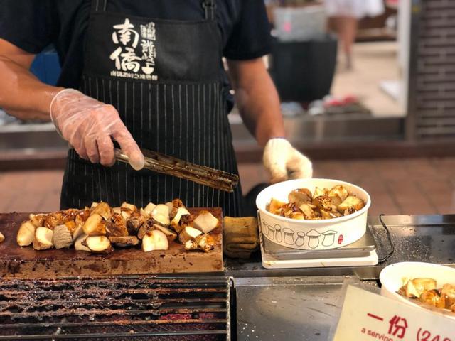 画像3: じっくり焼き上げたグリルエリンギ「燒烤杏鮑菇」
